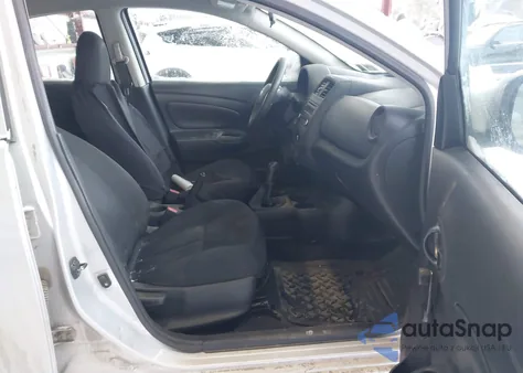 2016 Nissan Versa 1.6 S z USA, uszkodzony, nr VIN 3N1CN7AP1GL894433